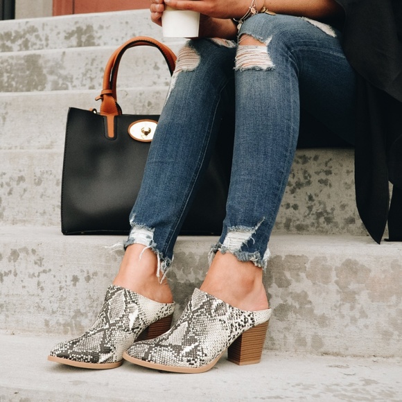 ❤️ Snakeskin print slip on grey mules 1 LEFT!!! - Picture 5 of 8